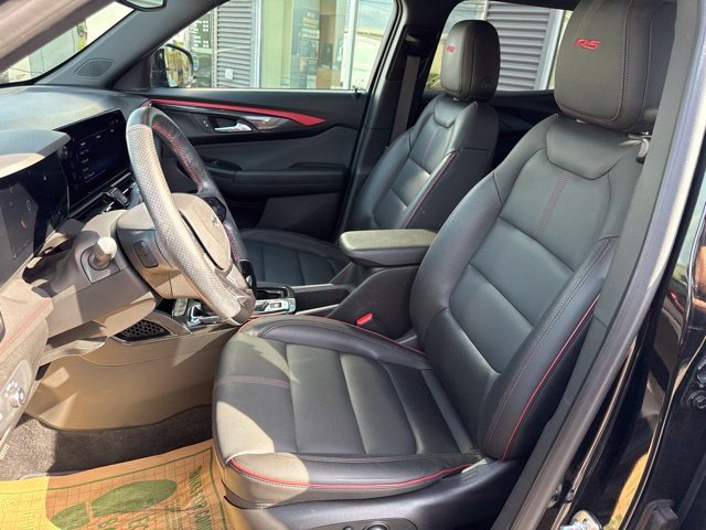 Used 2025 Chevrolet TrailBlazer RS w/ Convenience Package AWD/4WD image 17