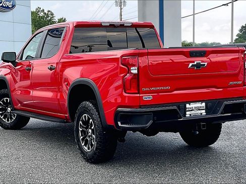 Used 2022 Chevrolet Silverado 1500 ZR2 w/ Technology Package AWD/4WD image 11