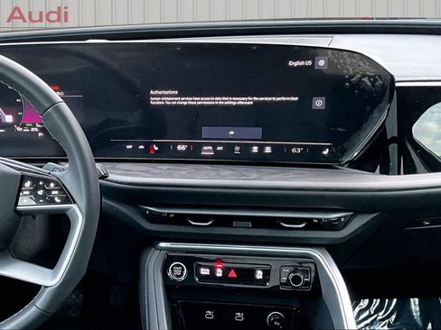 Used 2025 Audi Q5 Premium w/ Convenience Package image 9