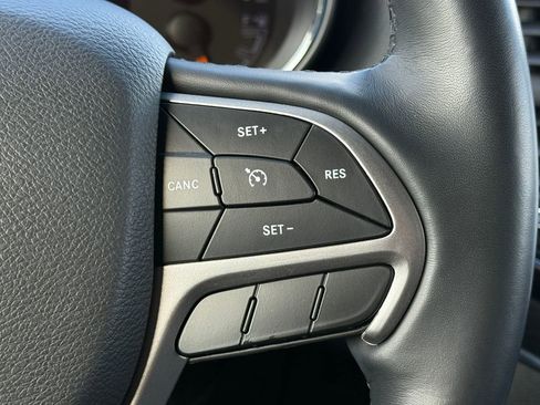 Used 2022 Jeep Grand Cherokee Limited image 22