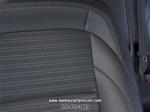 New 2025 Lincoln Nautilus Reserve image 16