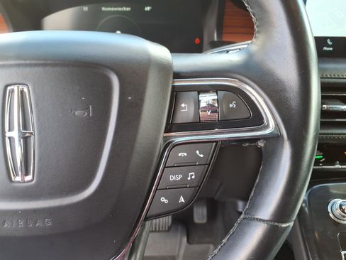 Used 2022 Lincoln Nautilus Reserve AWD/4WD image 19