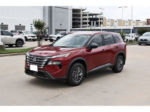 Used 2024 Nissan Rogue S image 2