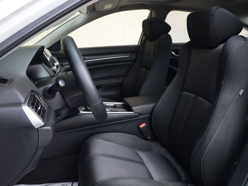 Used 2019 Honda Accord EX image 17