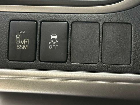 Used 2013 Toyota Camry SE w/ Leather Pkg FWD image 17