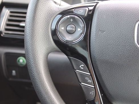 Used 2017 Honda Accord LX image 24