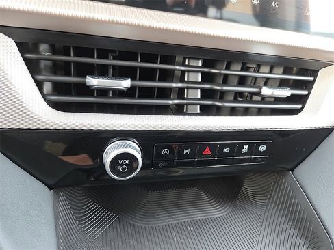 New 2025 Ford Explorer Active image 15