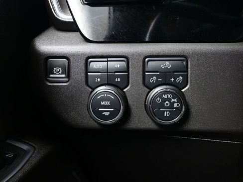 Used 2024 Chevrolet Silverado 1500 LT Trail Boss w/ LPO, Dark Essentials Package image 17