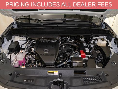 Used 2026 Toyota Highlander Platinum AWD/4WD image 22