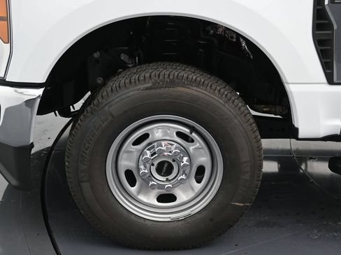 New 2026 Ford F250 XL w/ XL Chrome Package AWD/4WD image 9