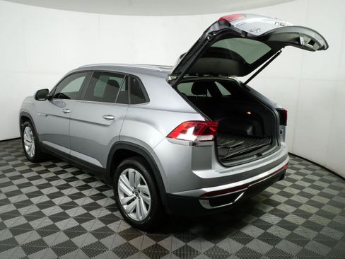 Used 2021 Volkswagen Atlas Cross Sport SE FWD image 31