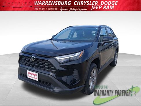 Used 2025 Toyota RAV4 XLE FWD image 8