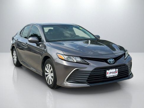 Used 2023 Toyota Camry LE FWD image 3