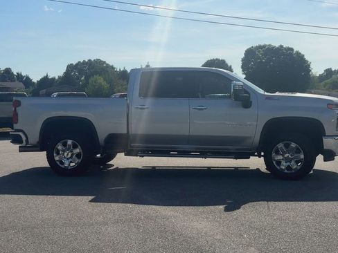 Certified 2022 Chevrolet Silverado 3500 LTZ w/ LTZ Convenience Package image 9
