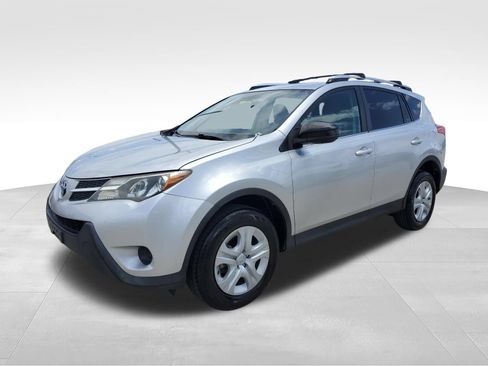Used 2015 Toyota RAV4 LE FWD image 1