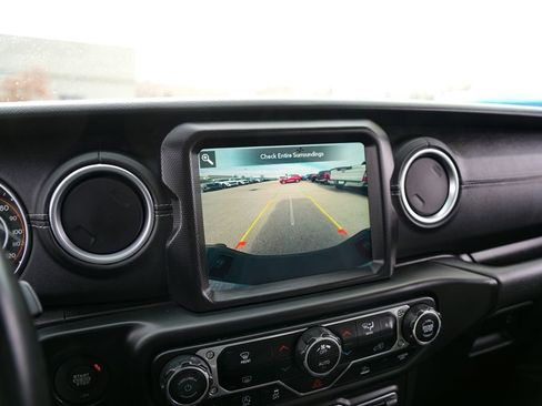 Used 2020 Jeep Gladiator Overland w/ Popular Equipment Package image 13