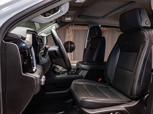 Used 2025 GMC Sierra 3500 Denali w/ Denali Reserve Package image 23