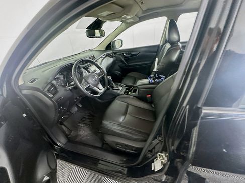 Used 2021 Nissan Rogue Sport SL w/ Premium Package image 13