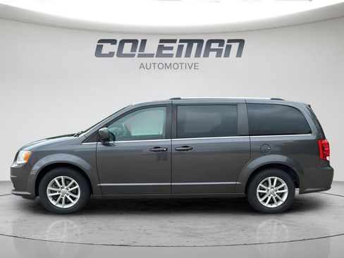 Used 2020 Dodge Grand Caravan SXT w/ Driver Convenience Group FWD image 2