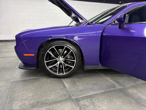 Used 2016 Dodge Challenger R/T Scat Pack w/ Leather Interior Group RWD image 38