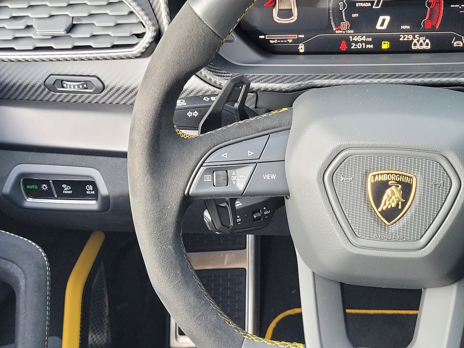 Used 2024 Lamborghini Urus Performante AWD/4WD image 9