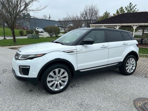 Used 2017 Land Rover Range Rover Evoque HSE image 8
