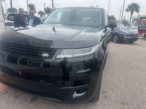 Used 2024 Land Rover Range Rover Sport SE image 6