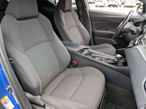 Used 2018 Toyota C-HR XLE FWD image 27
