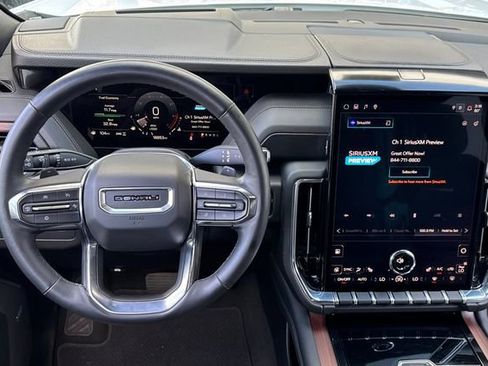 Used 2025 GMC Yukon XL Denali image 14