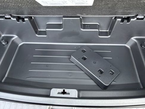 New 2026 Chevrolet Traverse LT w/ Midnight/Sport Edition image 24