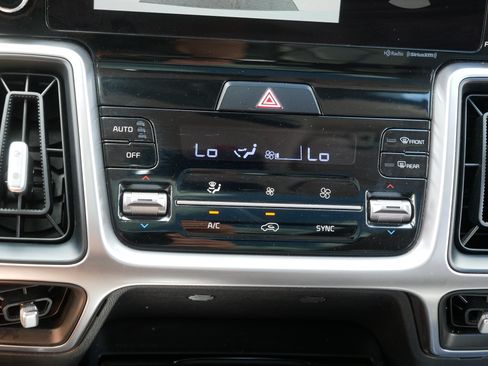 Used 2023 Kia Sorento S w/ Panoramic Sunroof Package AWD/4WD image 29