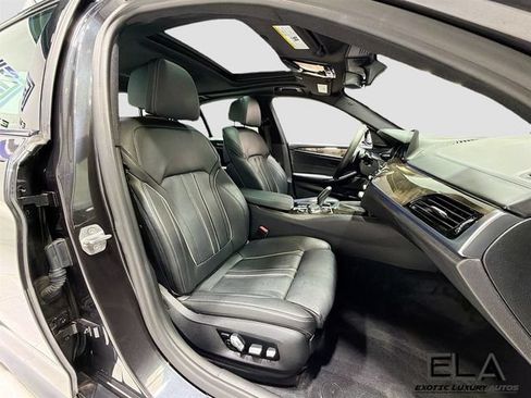 Used 2018 BMW 540i w/ M Sport Package RWD image 32