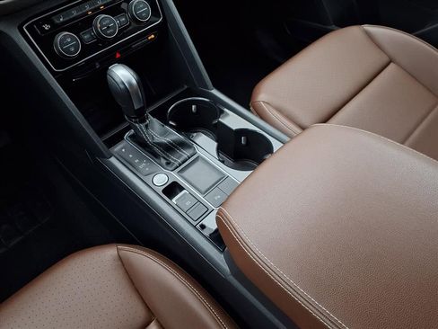 Used 2023 Volkswagen Atlas SE w/ Black Wheel Package image 17