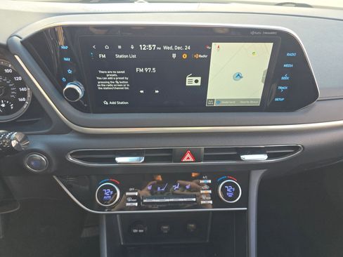 Certified 2023 Hyundai Sonata SEL w/ Preferred Accessory Package image 23