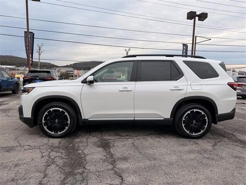 New 2026 Honda Pilot Touring image 3