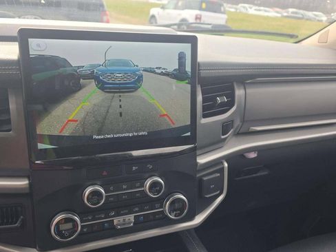 Used 2023 Ford Expedition XLT image 26