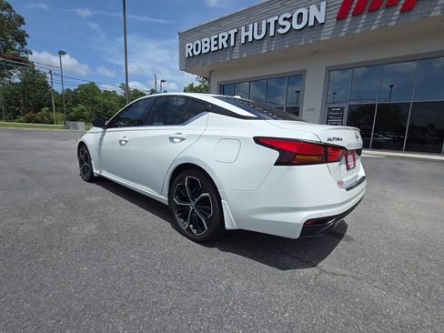 Used 2023 Nissan Altima 2.5 SR FWD image 8