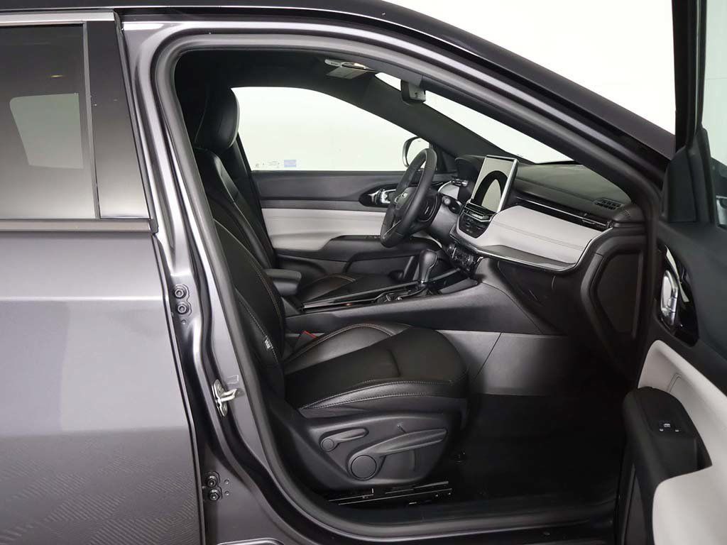 Used 2024 Jeep Compass Limited AWD/4WD image 28