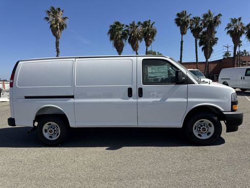 New 2026 GMC Savana 2500 w/ Driver Convenience Package RWD image 3