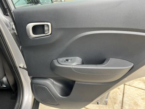 Used 2026 Hyundai Venue SEL FWD image 9