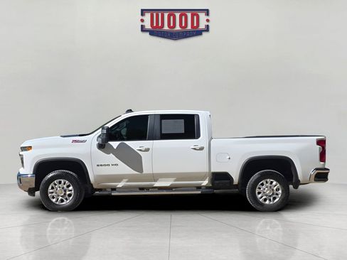 Used 2024 Chevrolet Silverado 2500 LT AWD/4WD image 4