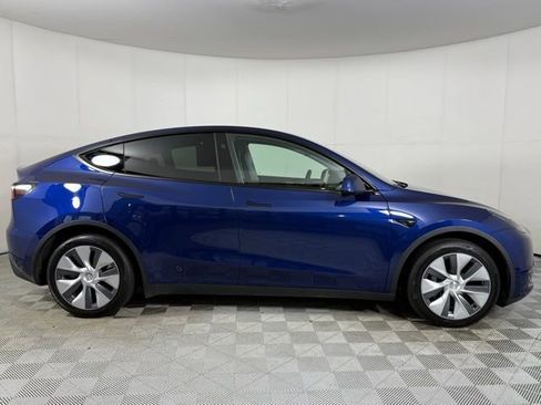 Used 2024 Tesla Model Y Long Range image 5
