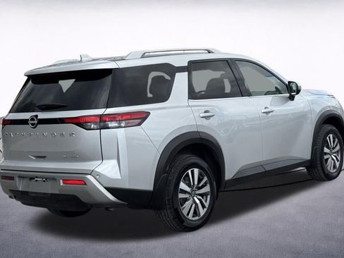 Used 2022 Nissan Pathfinder SL image 17