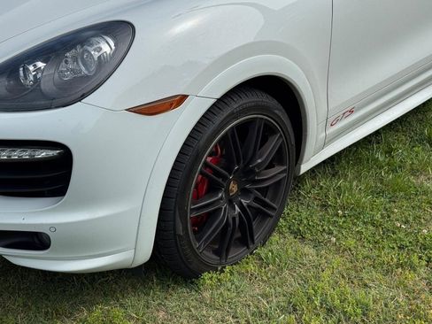 Used 2014 Porsche Cayenne GTS AWD/4WD image 4