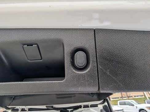 Used 2019 GMC Yukon XL SLT image 11