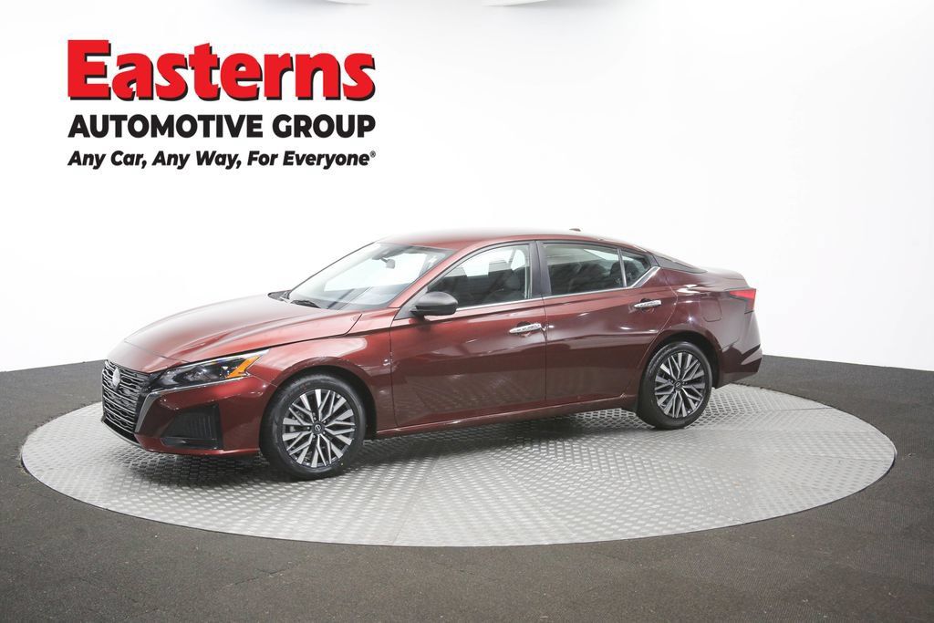 Used 2025 Nissan Altima 2.5 SV FWD image 55