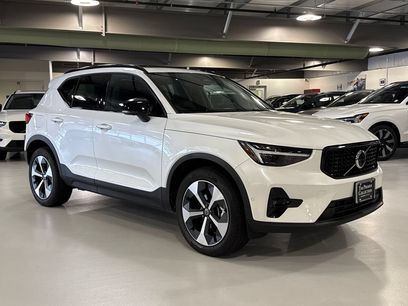 Used 2026 Volvo XC40 B5 Plus w/ Protection Package Premier
