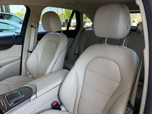 Certified 2022 Mercedes-Benz GLC 300 image 11