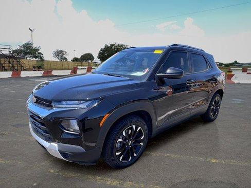 Used 2023 Chevrolet TrailBlazer LT w/ Convenience Package FWD image 5