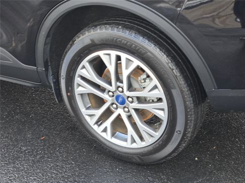 Used 2022 Ford Escape SEL image 18